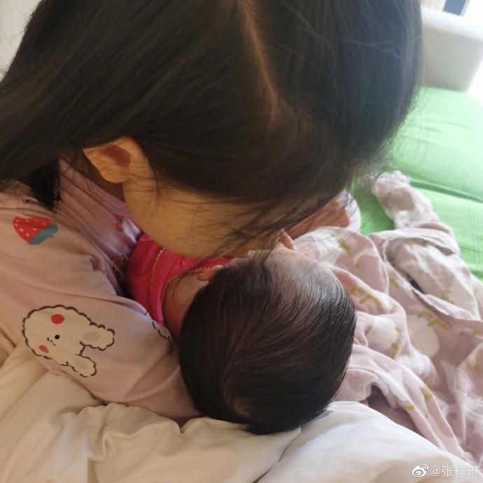 Hoa hậu Thế giới Trương Tử Lâm hạ sinh con gái thứ hai-2