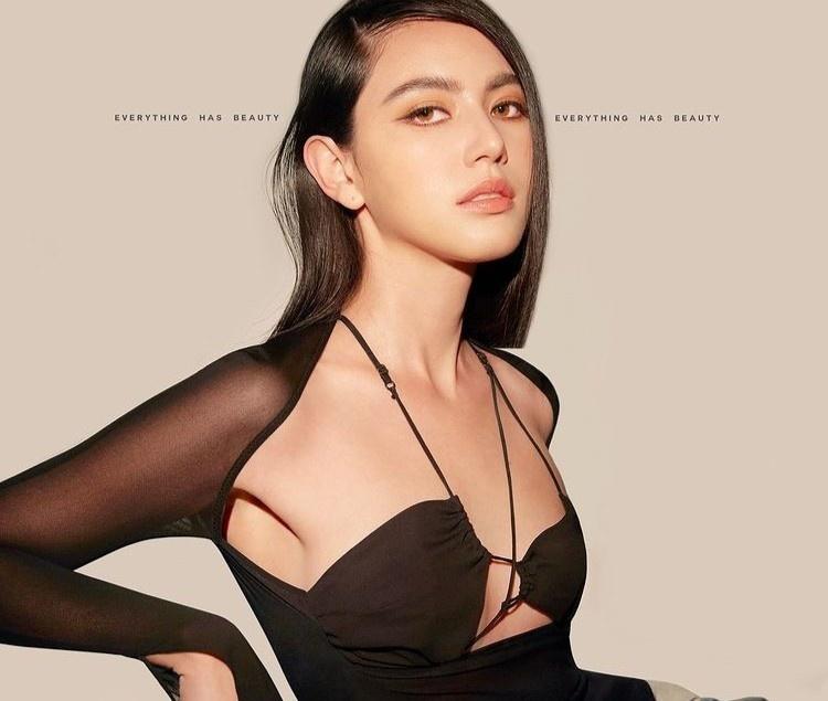 Áo corset, đồ xuyên thấu trở thành mốt-5