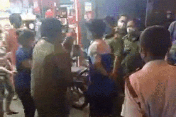 Người phụ nữ hỏi biết tao là ai không? khi bị yêu cầu đeo khẩu trang-2