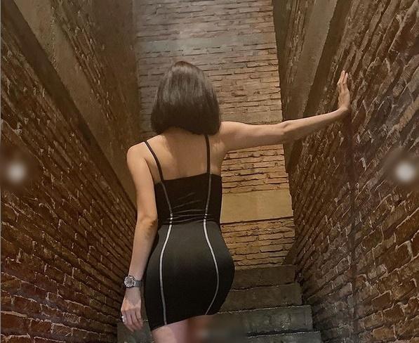 Lệ Quyên diện đầm ngắn cũn, bó sát khoe vòng 3 mẩy thật mẩy-2