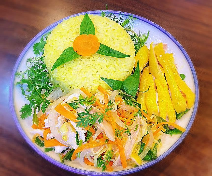 Có ngay món cơm gà Hội An đỉnh của chóp qua cách chế biến khéo léo của mẹ Hà Nội-2