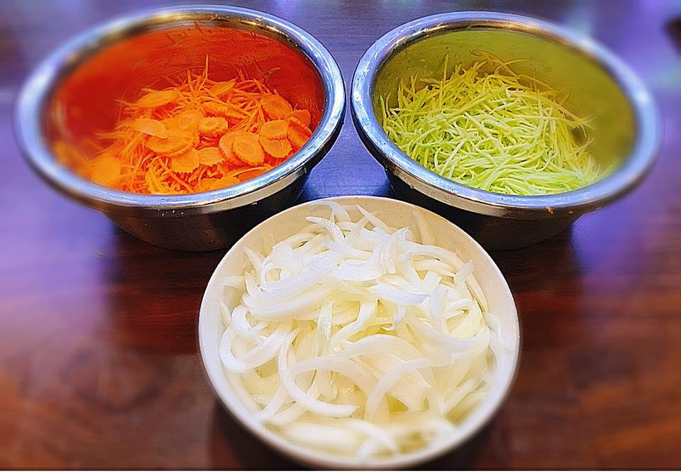 Có ngay món cơm gà Hội An đỉnh của chóp qua cách chế biến khéo léo của mẹ Hà Nội-6