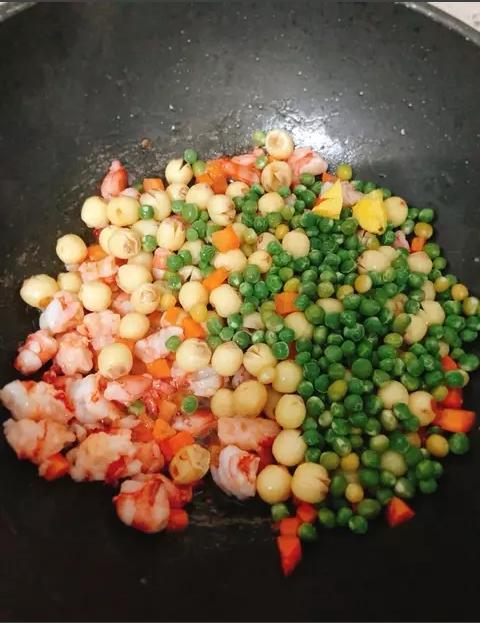 Chán cơm trắng, tội gì không thử cơm hấp lá sen ‘quý tộc’ ngon, sang lại cực dễ làm-5