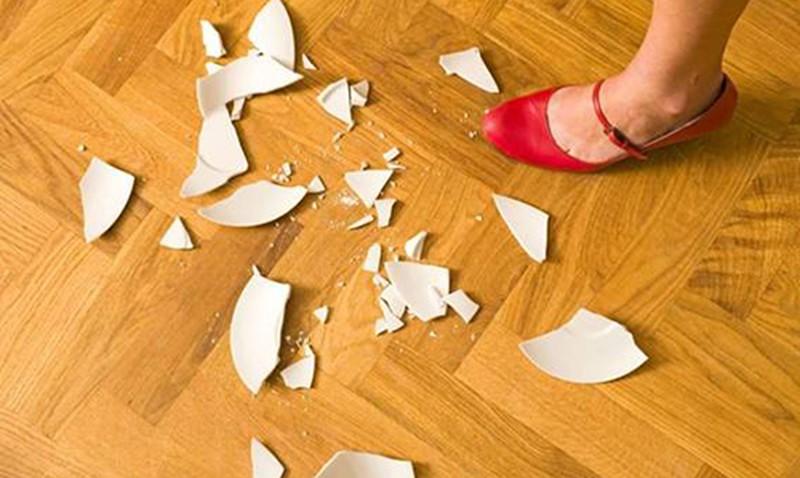 Nhà có những dấu hiệu bất thường này báo hiệu vận đen đang tới, cần sửa gấp-2