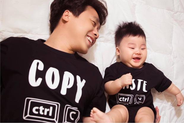 Con trai Hòa Minzy được mẹ dạy hát, có hiểu gì không mà cười như hoa!-1