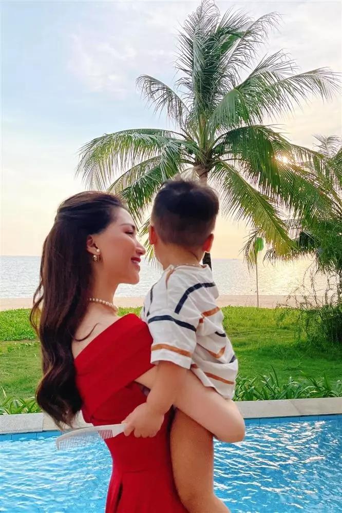 Xả ảnh quý tử, Hòa Minzy bị móc mỉa giấu chán rồi lại khoe-6