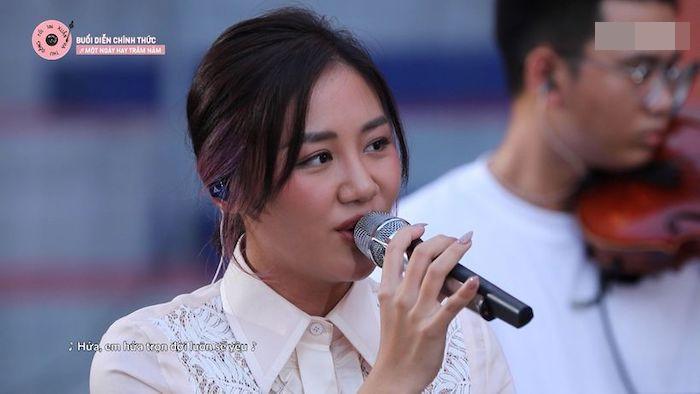 Văn Mai Hương vắt kiệt hit của Lady Gaga từ quán bar ra phòng trà, từ Hà Nội lên Đà Lạt!-2