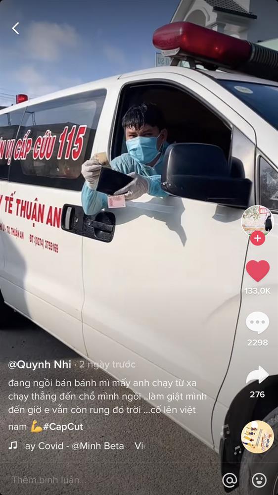 Thấy xe cứu thương, chủ quán bánh mỳ nguyện biếu cả xe bánh cho y bác sĩ-1