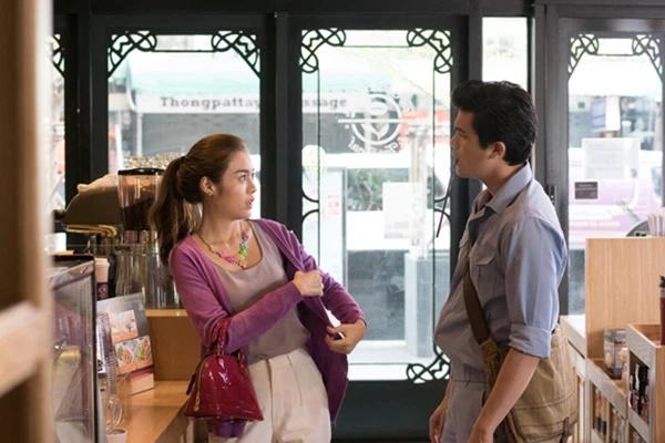 Đi nhậu với bạn, ngang qua công ty vợ, chồng được chứng kiến cảnh tượng sốc-1