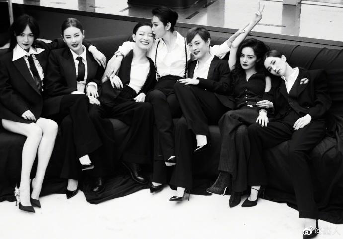Sự kiện duy nhất ở Cbiz toàn bộ nghệ sĩ nữ đều mặc Suit-1