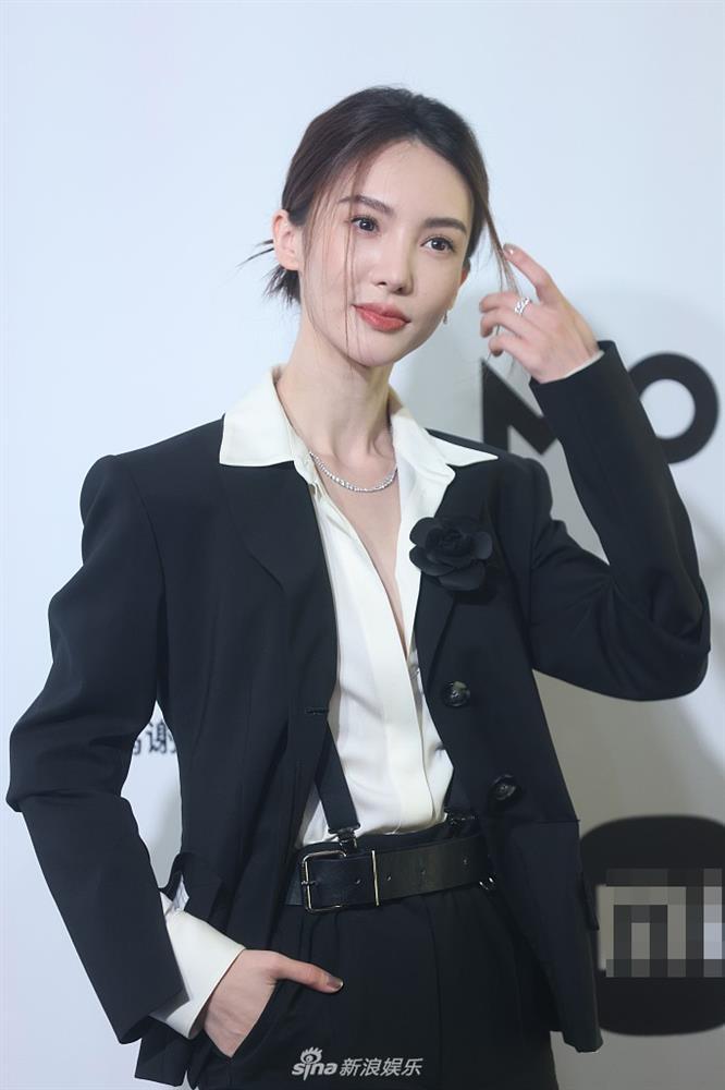 Sự kiện duy nhất ở Cbiz toàn bộ nghệ sĩ nữ đều mặc Suit-13