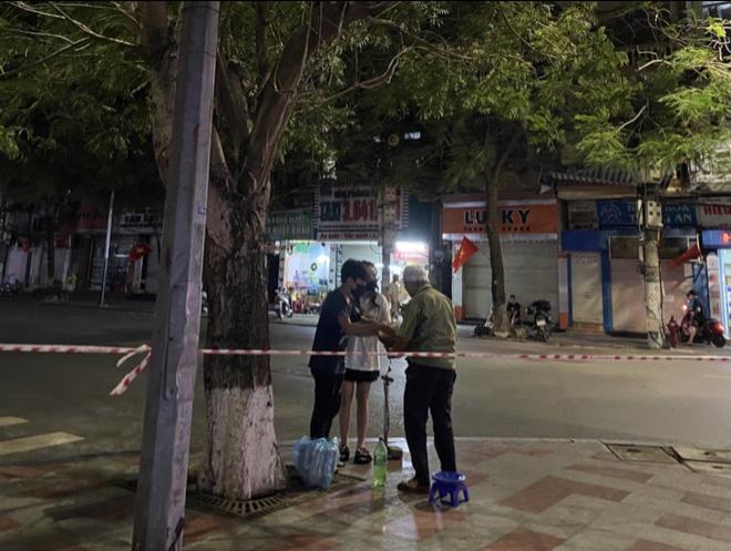 Gặp rich kid 2k Hải Phòng sáng lái Ferrari đi học, tối về làm sếp, xách túi 20.000$-7