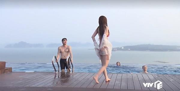 Dàn nữ phụ Về Nhà Đi Con nhạt nhẽo trên phim, nổ tung trên mạng-8