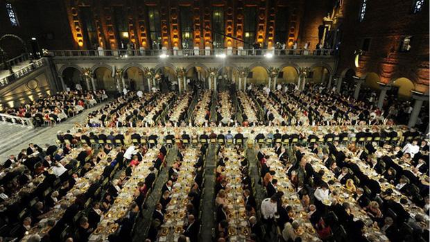 Làm thế nào để bếp trưởng chuẩn bị phần ăn cho những bữa tiệc sang trọng đón hàng nghìn khách?-1