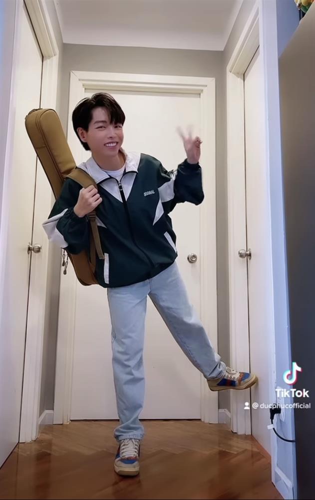 Đức Phúc phối đồ theo style thập niên 90, nhìn mà ngốt quá!-3