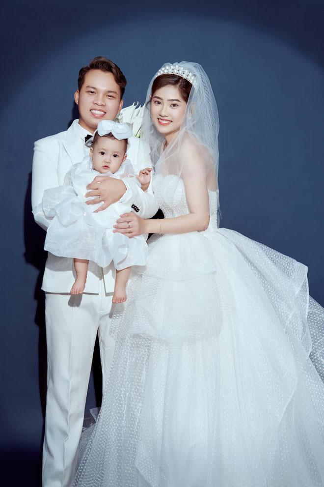 Cặp đôi hoãn cưới 2 lần vì COVID-19, đưa con chụp ảnh cưới cuối cùng vẫn toang-1