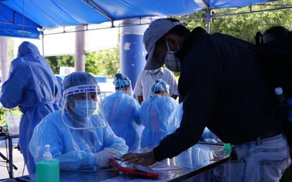 KHẨN: Hà Nội tìm người trên chuyến bay từ TP.HCM về Nội Bài ngày 30/5-1