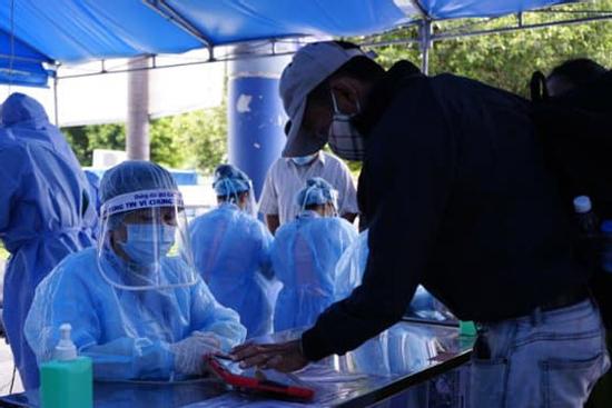 KHẨN: Hà Nội tìm người trên chuyến bay từ TP.HCM về Nội Bài ngày 30/5