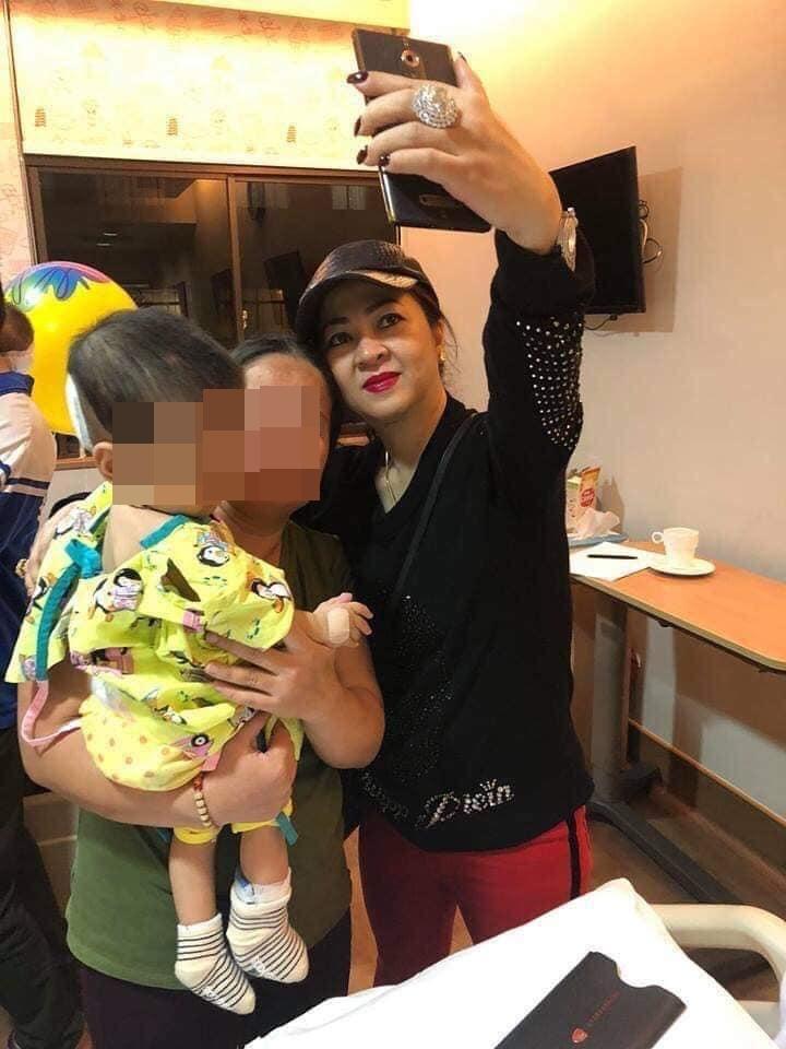 Xôn xao chuyện bà Hằng sang Singapore trong đêm, chi gần 1 tỷ cứu bé gái não úng thủy-2