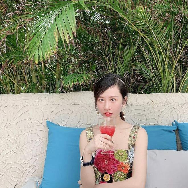 Vừa tốt nghiệp đại học, gái xinh Nghệ An được thưởng nóng chung cư xịn, xế hộp 8 tỷ-8