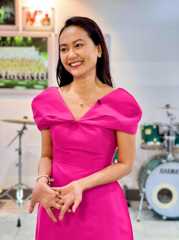 Trong Cây Táo Nở Hoa toàn mặc đồ rách, ngoài đời Hồng Ánh dát toàn hàng hiệu-10