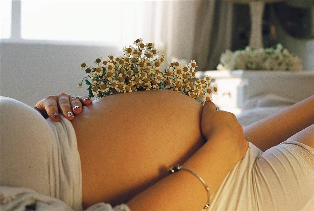 Diva Thanh Lam chia sẻ khoảnh khắc con gái bầu vượt mặt-4