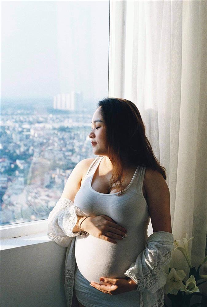 Diva Thanh Lam chia sẻ khoảnh khắc con gái bầu vượt mặt-2