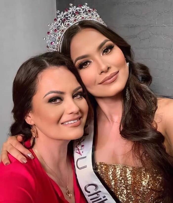 Tân Miss Universe bị chê già gần bằng mẹ khi khoe ảnh chụp chung-1