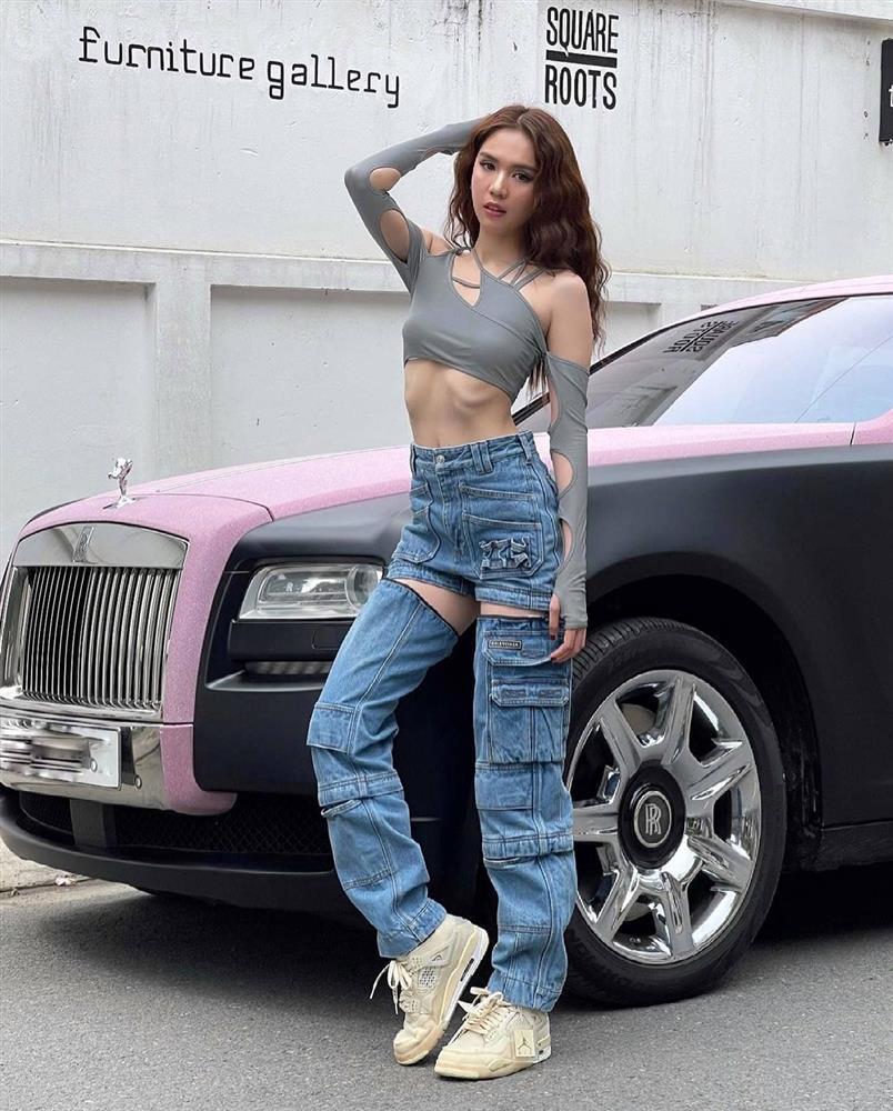 Ngọc Trinh gây khó chịu khi lái ô tô bất chấp quy tắc giao thông cơ bản-7