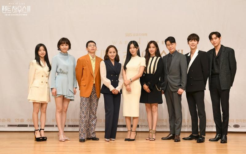 Họp báo Penthouse 3: Lee Ji Ah spoil tình tiết, Uhm Ki Joon tiếp tục giết người-1