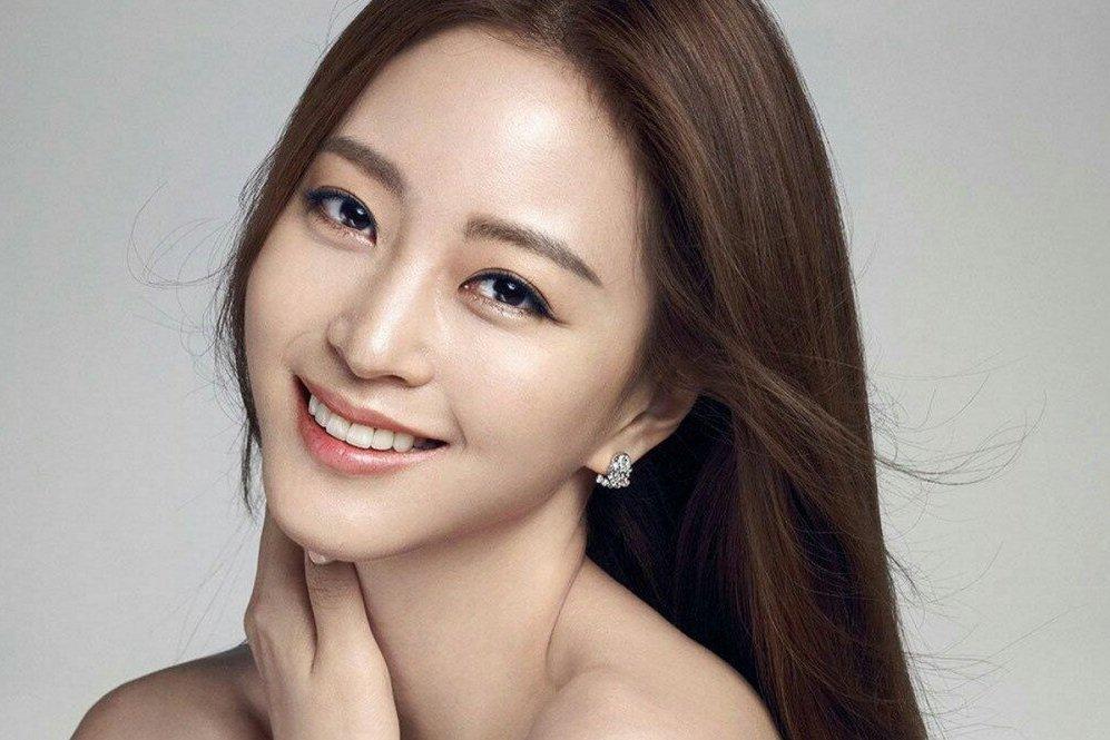 Han Ye Seul bị cáo buộc từng làm trong cơ sở giải trí người lớn-4