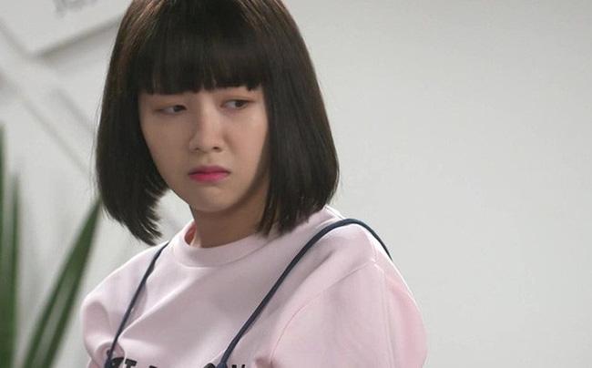 Mất ngủ nên lên sân thượng hóng gió, tôi chết điếng khi nghe vợ chồng em trai bàn tính âm mưu-1