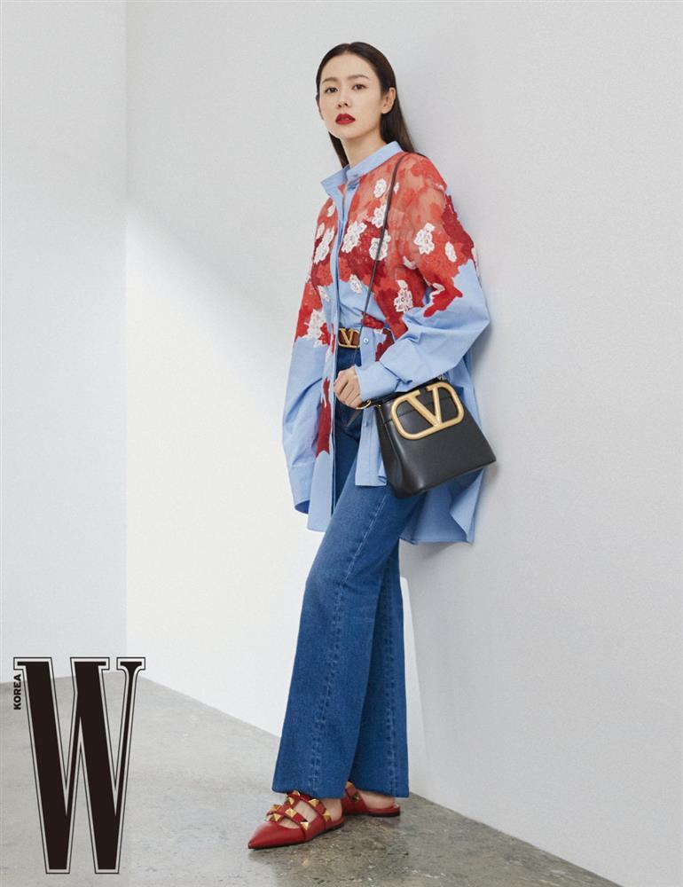 Chọn màu son khắc tinh và tạo dáng mờ nhạt, Son Ye Jin lép vế trước Phú Sát Hoàng hậu-2