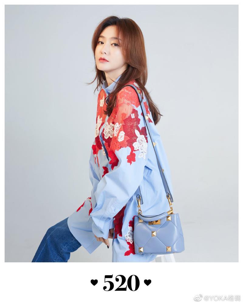 Chọn màu son khắc tinh và tạo dáng mờ nhạt, Son Ye Jin lép vế trước Phú Sát Hoàng hậu-7