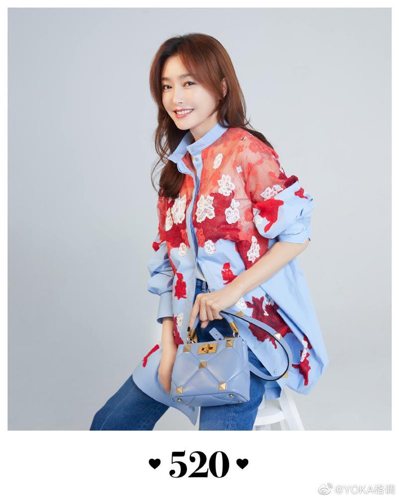 Chọn màu son khắc tinh và tạo dáng mờ nhạt, Son Ye Jin lép vế trước Phú Sát Hoàng hậu-8