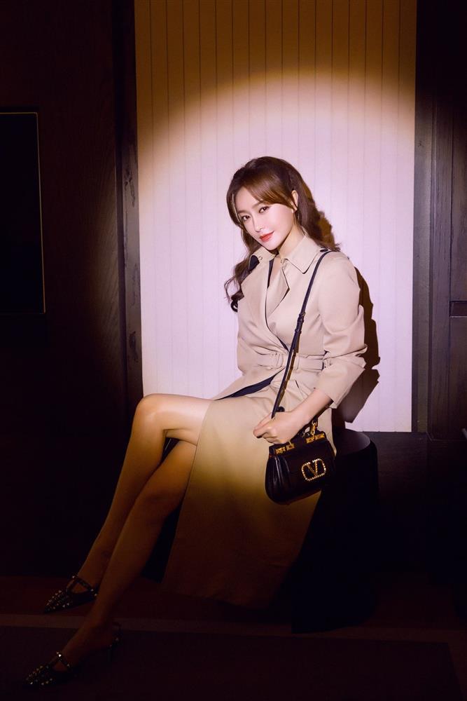 Chọn màu son khắc tinh và tạo dáng mờ nhạt, Son Ye Jin lép vế trước Phú Sát Hoàng hậu-9