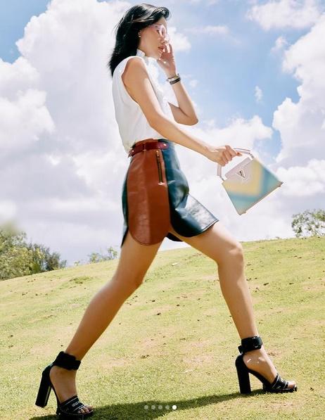 Street style: Dàn sao Việt lăng-xê trang phục pastel xoa dịu ngày hè-5