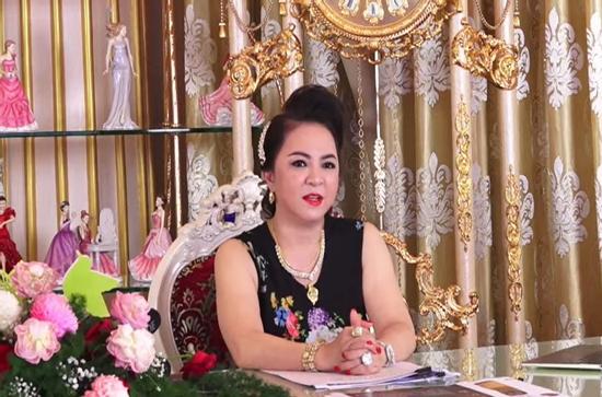 Bà Phương Hằng lật tung 'zĩ zãng zơ záy' của 'Phi Phi cô nương'