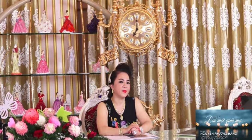 Bà Phương Hằng show BST kim cương khủng, còn dằn mặt nhồi máu cơ tim-1