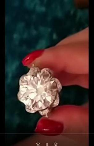 Bà Phương Hằng show BST kim cương khủng, còn dằn mặt nhồi máu cơ tim-10