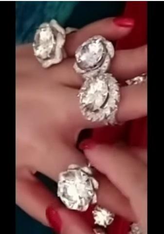 Bà Phương Hằng show BST kim cương khủng, còn dằn mặt nhồi máu cơ tim-3