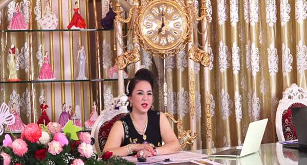 Bất ngờ quyết định của bà Phương Hằng về việc đóng cửa Đại Nam-1