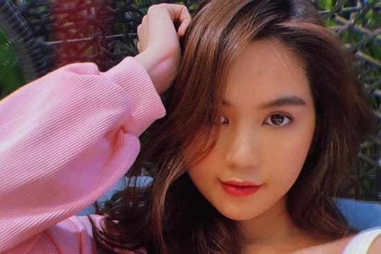 Ngọc Trinh gây tranh cãi: 'Người khác nghĩ gì về mình kệ họ, kể cả bố mẹ'