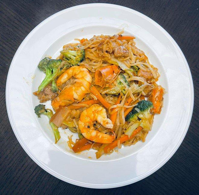 Đoan Trang trổ tài nữ công gia chánh với loạt món Việt bên bầu trời Singapore-6