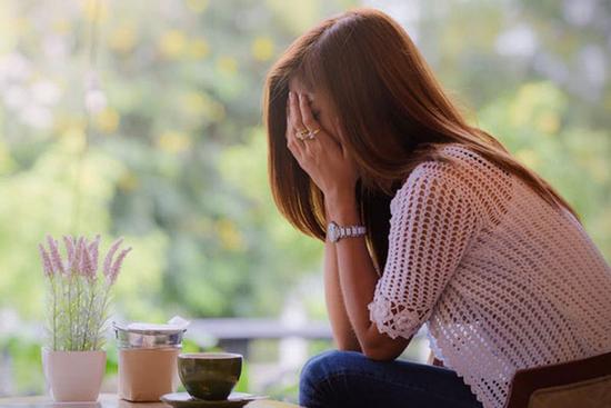 Chồng sắp cưới lưu ảnh trong điện thoại, tôi bí mật điều tra thì nhận cuộc gọi sét đánh