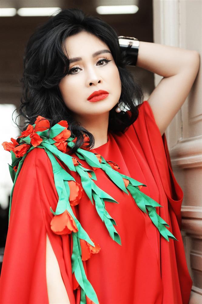 Diva Thanh Lam lần đầu tiên để lộ loạt hình xăm kín lưng-10