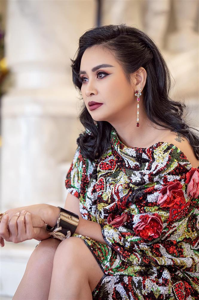 Diva Thanh Lam lần đầu tiên để lộ loạt hình xăm kín lưng-4