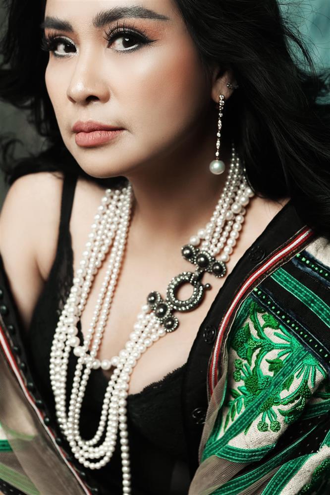Diva Thanh Lam lần đầu tiên để lộ loạt hình xăm kín lưng-5