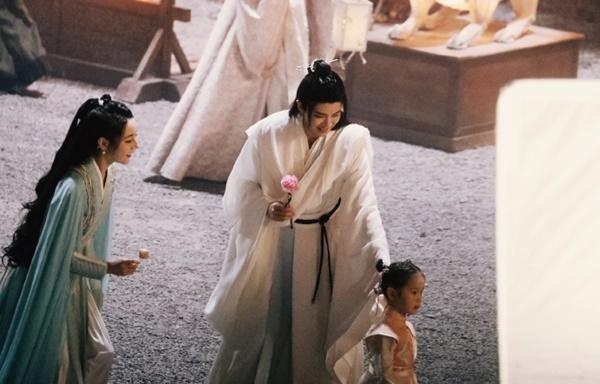 Địch Lệ Nhiệt Ba đẹp hết nấc, Nhậm Gia Luân lộ rõ mệt mỏi ngày đóng máy Ngự Giao Ký-6