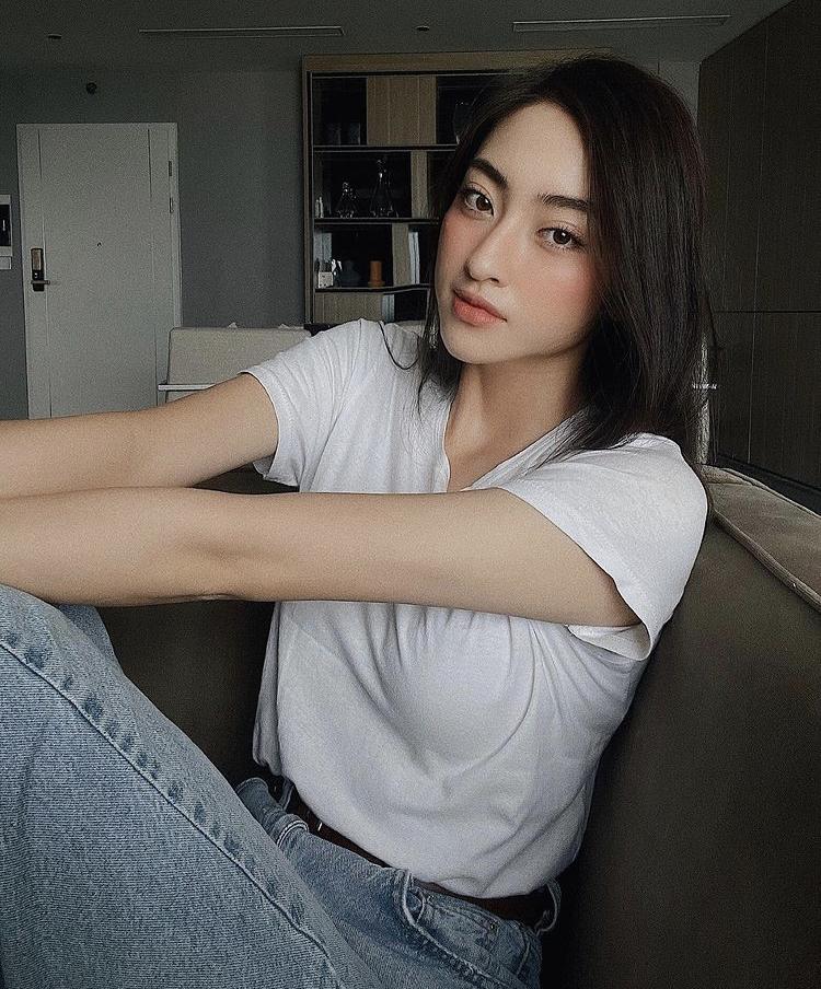 Lâu không được điệu, Lương Thuỳ Linh chơi hẳn áo tày gang chỉ đi mua rau-5